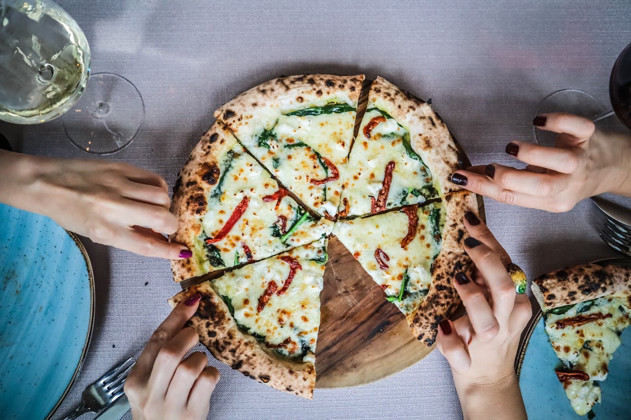 Pizza con vino