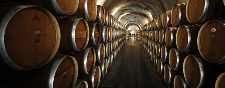 vino en barricas